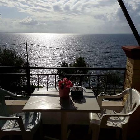 Sol E Mar Sea Side View Guesthouse Perama  Ngoại thất bức ảnh