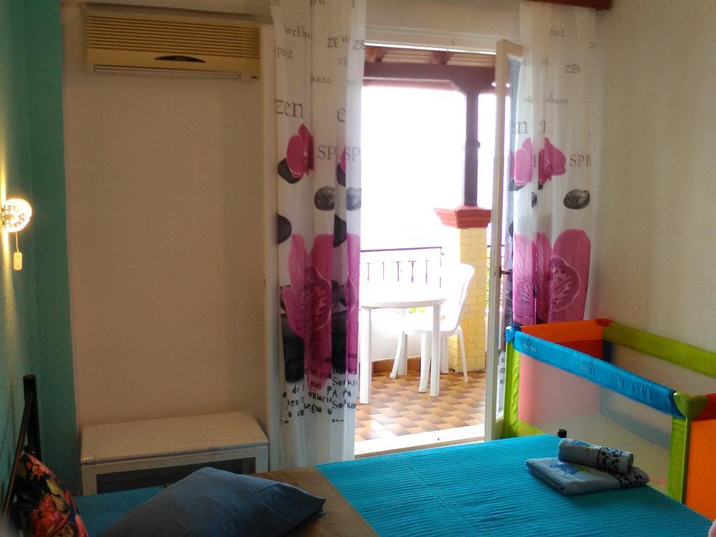 Sol E Mar Sea Side View Guesthouse Perama  Ngoại thất bức ảnh