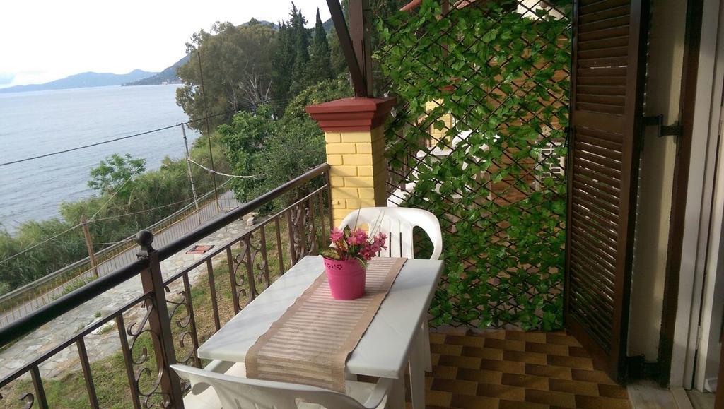 Sol E Mar Sea Side View Guesthouse Perama  Ngoại thất bức ảnh