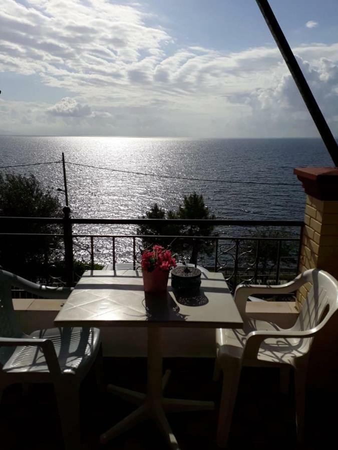Sol E Mar Sea Side View Guesthouse Perama  Ngoại thất bức ảnh